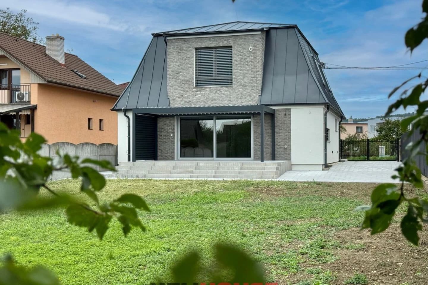 Skolaudovaná novostavba – 5i Rodinná vila BISKUPICE