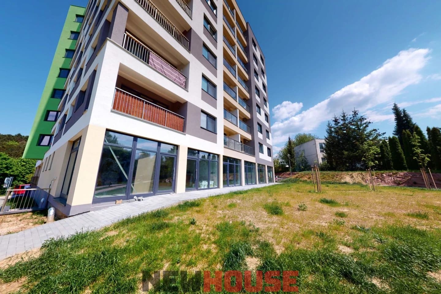 NA PREDAJ nový obchodný priestor - TN/JUH - Saratovská, projekt Geminim - priestor č.2