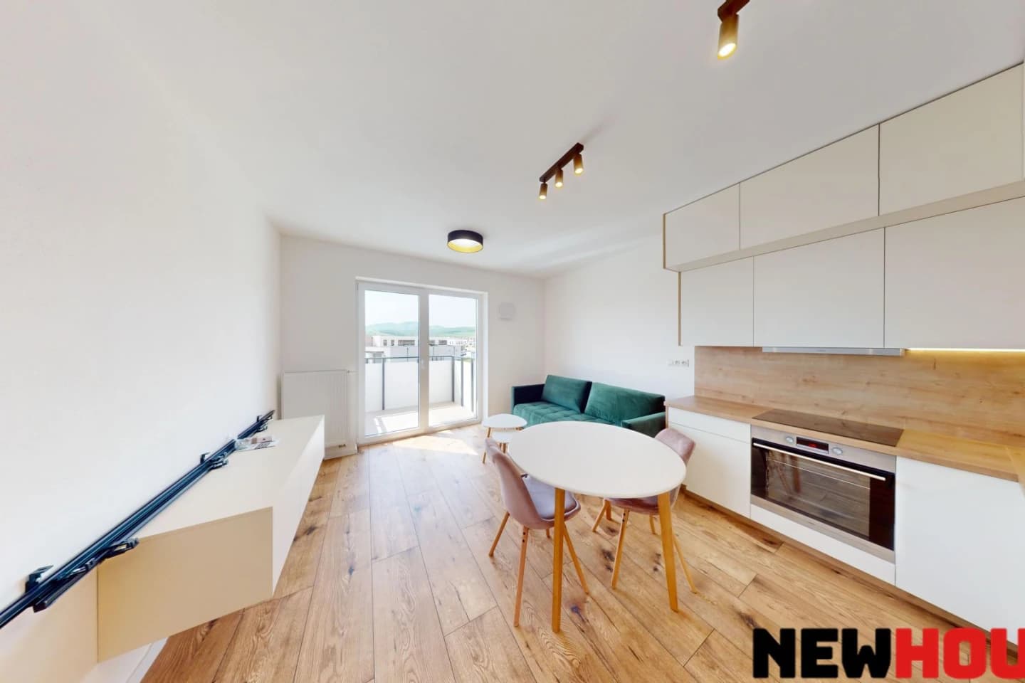 Na prenájom 2 izbový byt s parkovacím miestom, balkónom a veľkým šatníkom na ul. Rulandská v Trenčíne