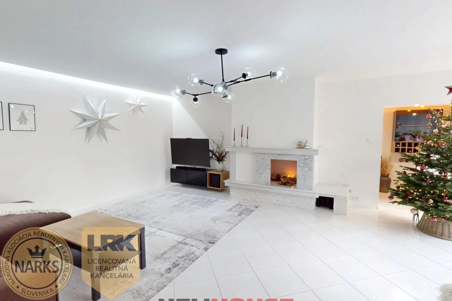 Na predaj veľkometrážny 145 m2 byt s terasou 35 m2, záhradou 75 m2, saunou, garáž+park.miesto na ul. nad Teheľňou v Trenčíne